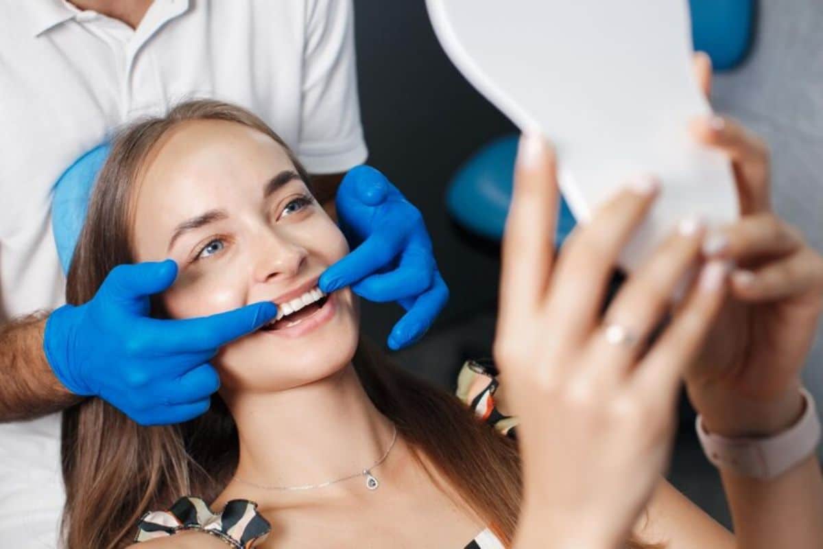 The Role of Nutrition in Teeth Whitening: Foods That Stain and Clean
